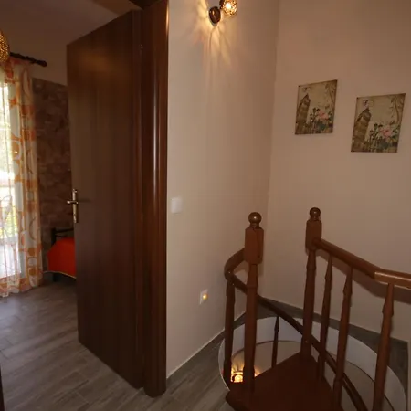 Edra Studios Apartment Vourvourou